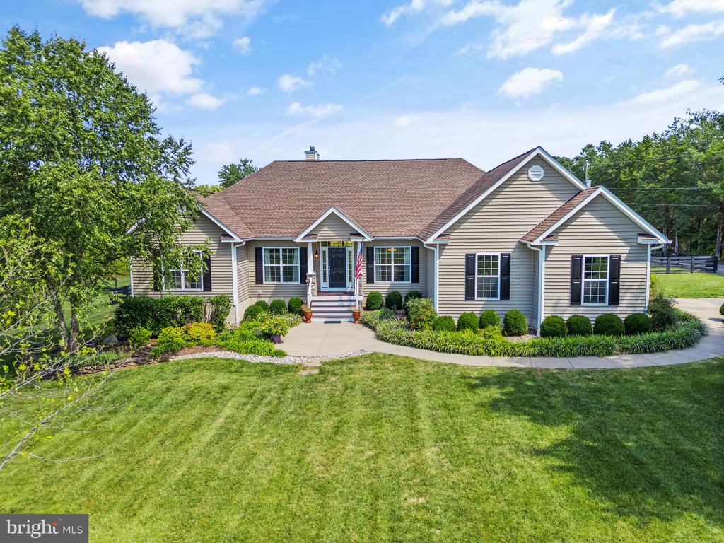 11435 Lucky Hill