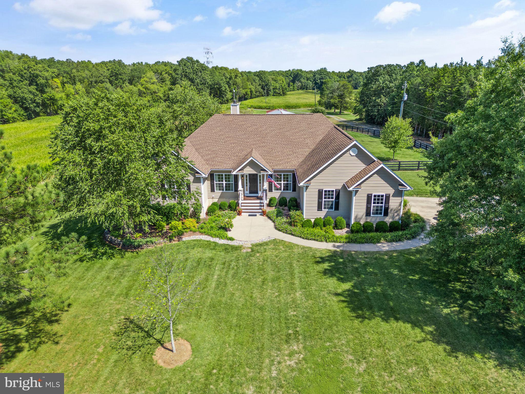 11435 Lucky Hill