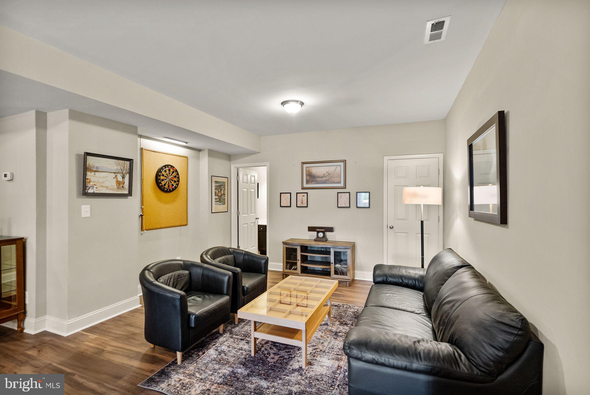 11435 Lucky Hill