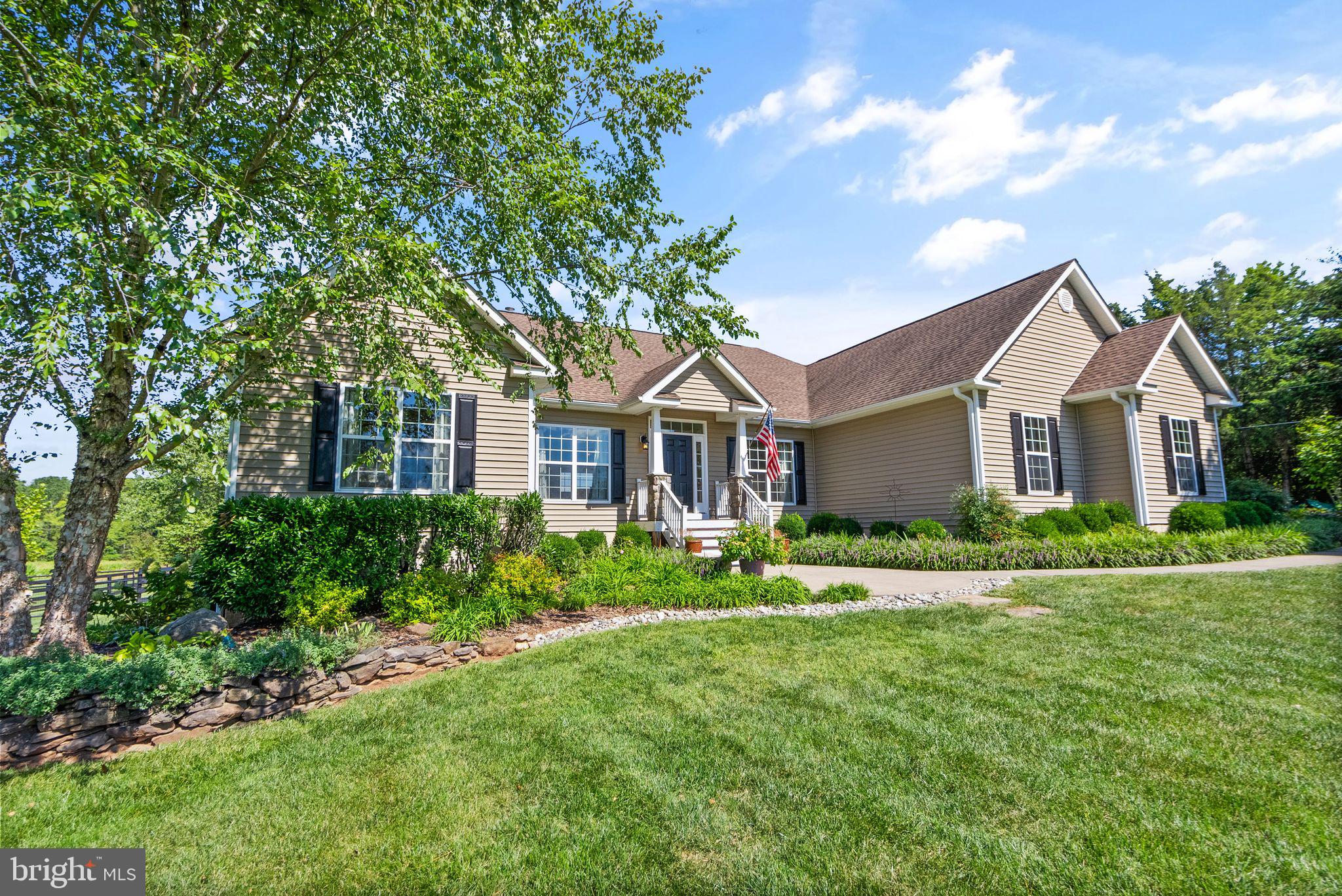 11435 Lucky Hill