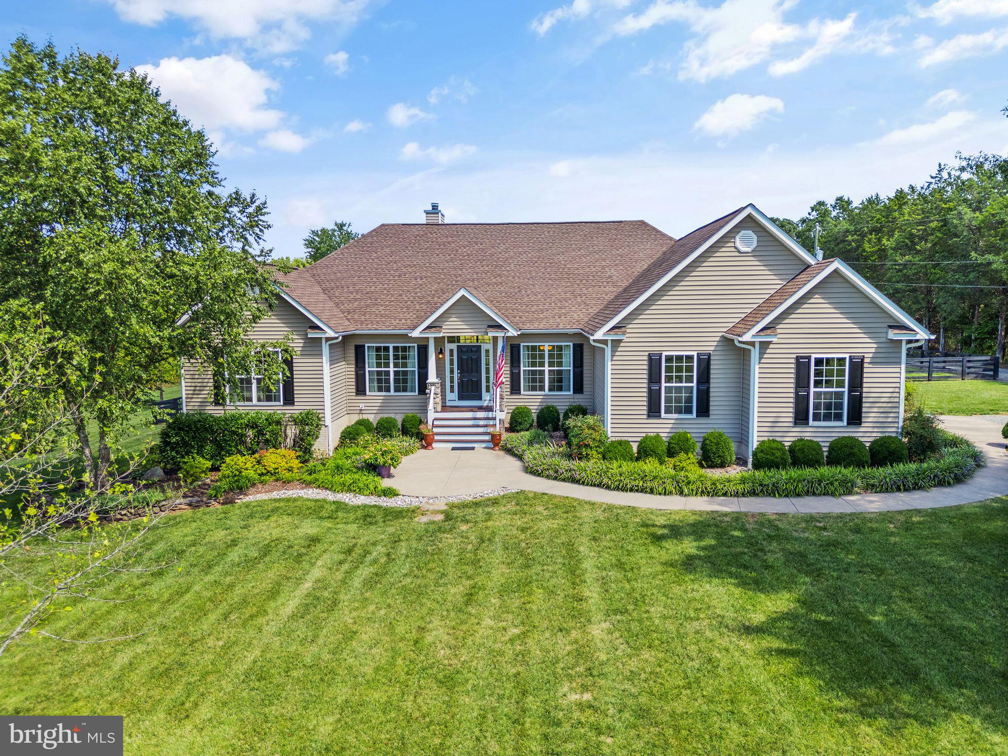 11435 Lucky Hill