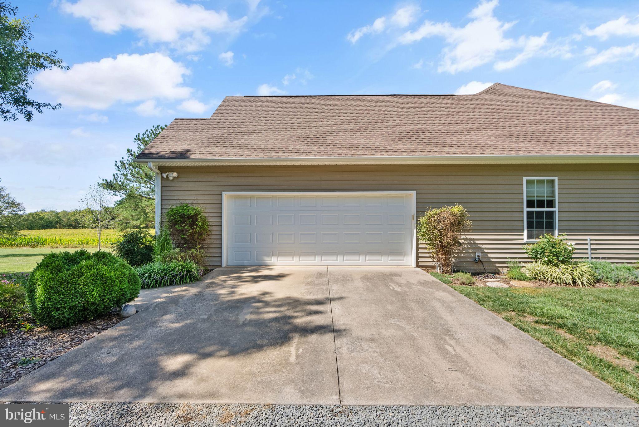 11435 Lucky Hill