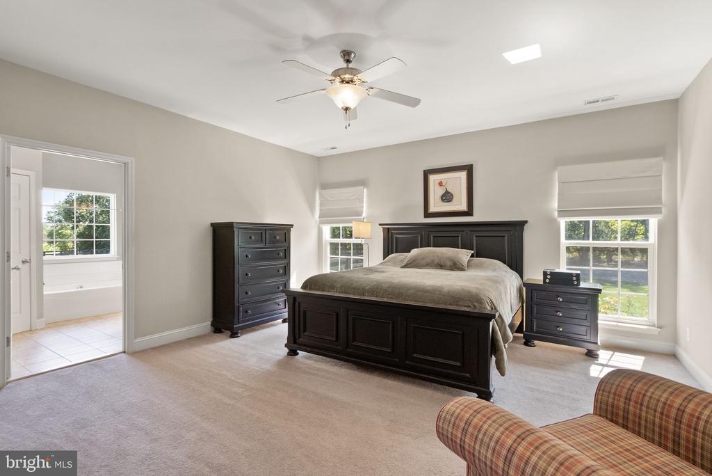 11435 Lucky Hill