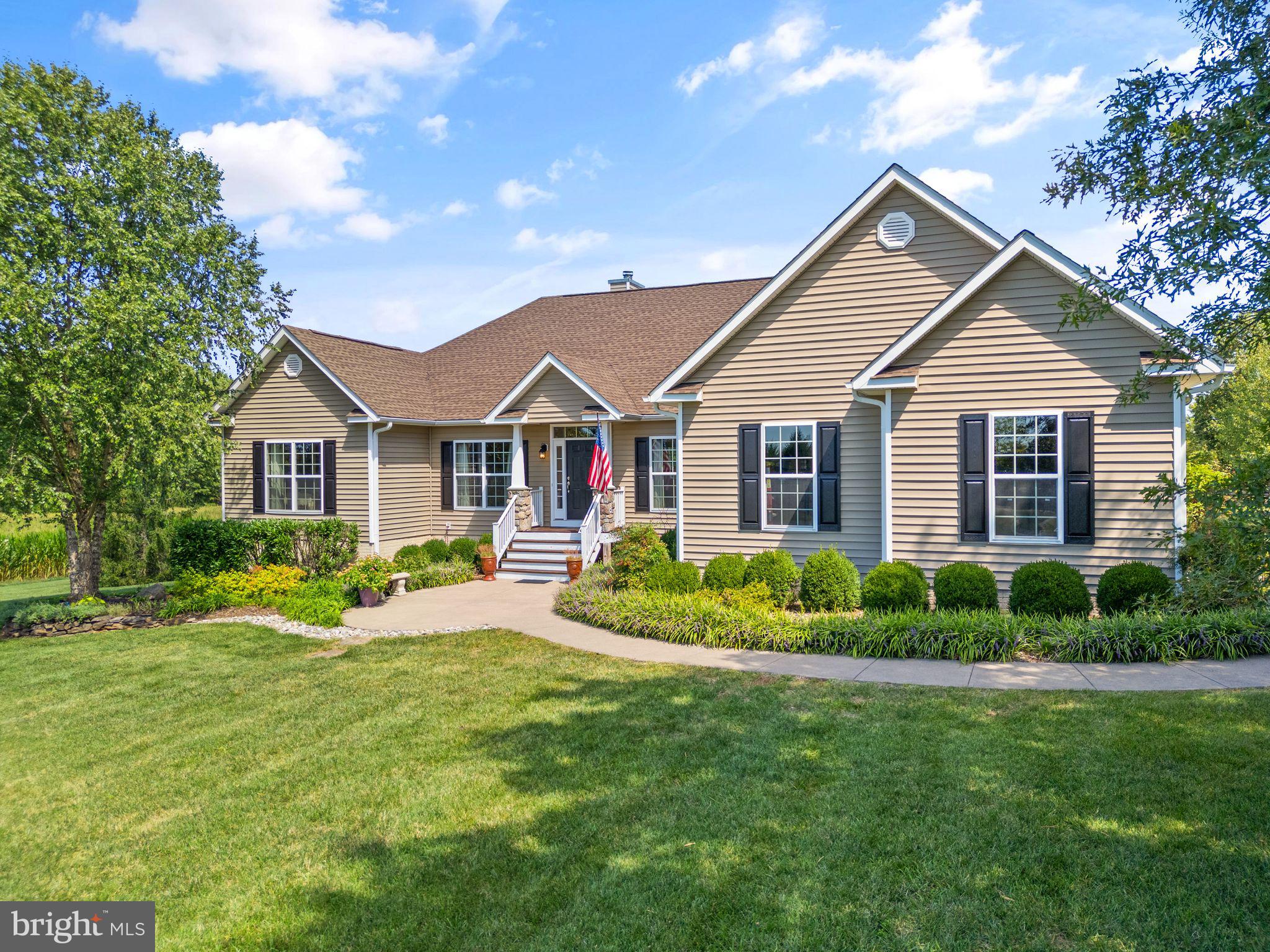 11435 Lucky Hill