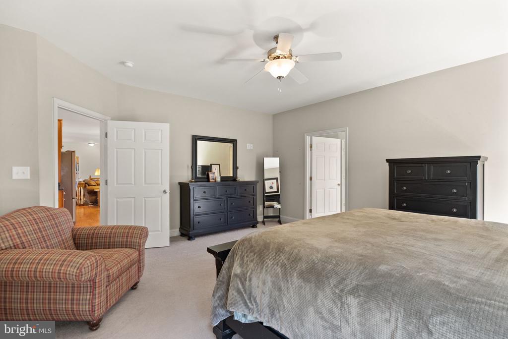 11435 Lucky Hill