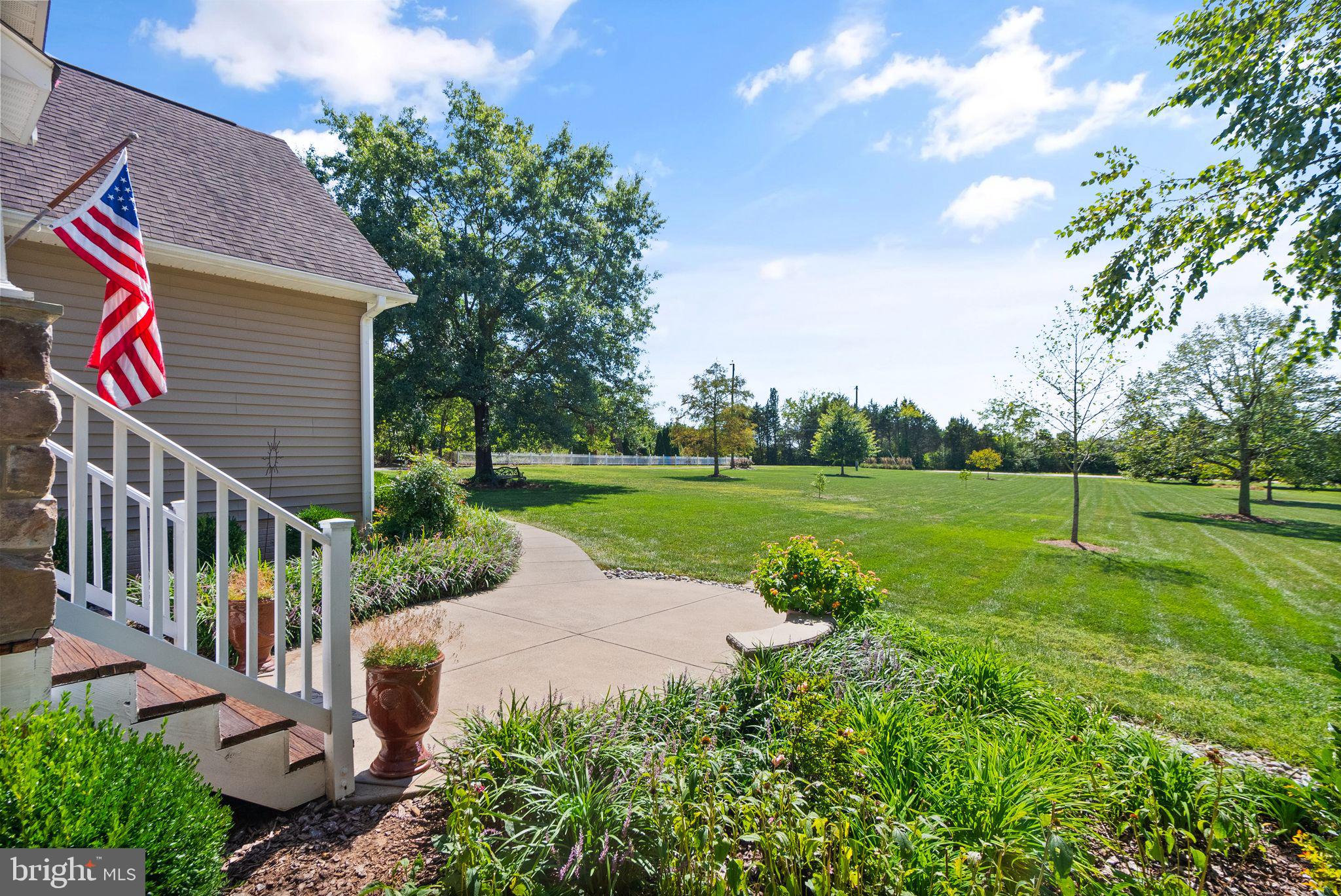 11435 Lucky Hill