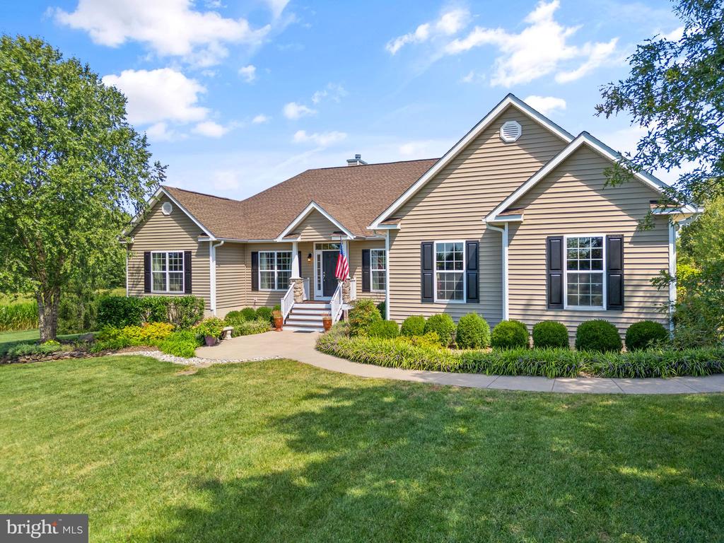 11435 Lucky Hill
