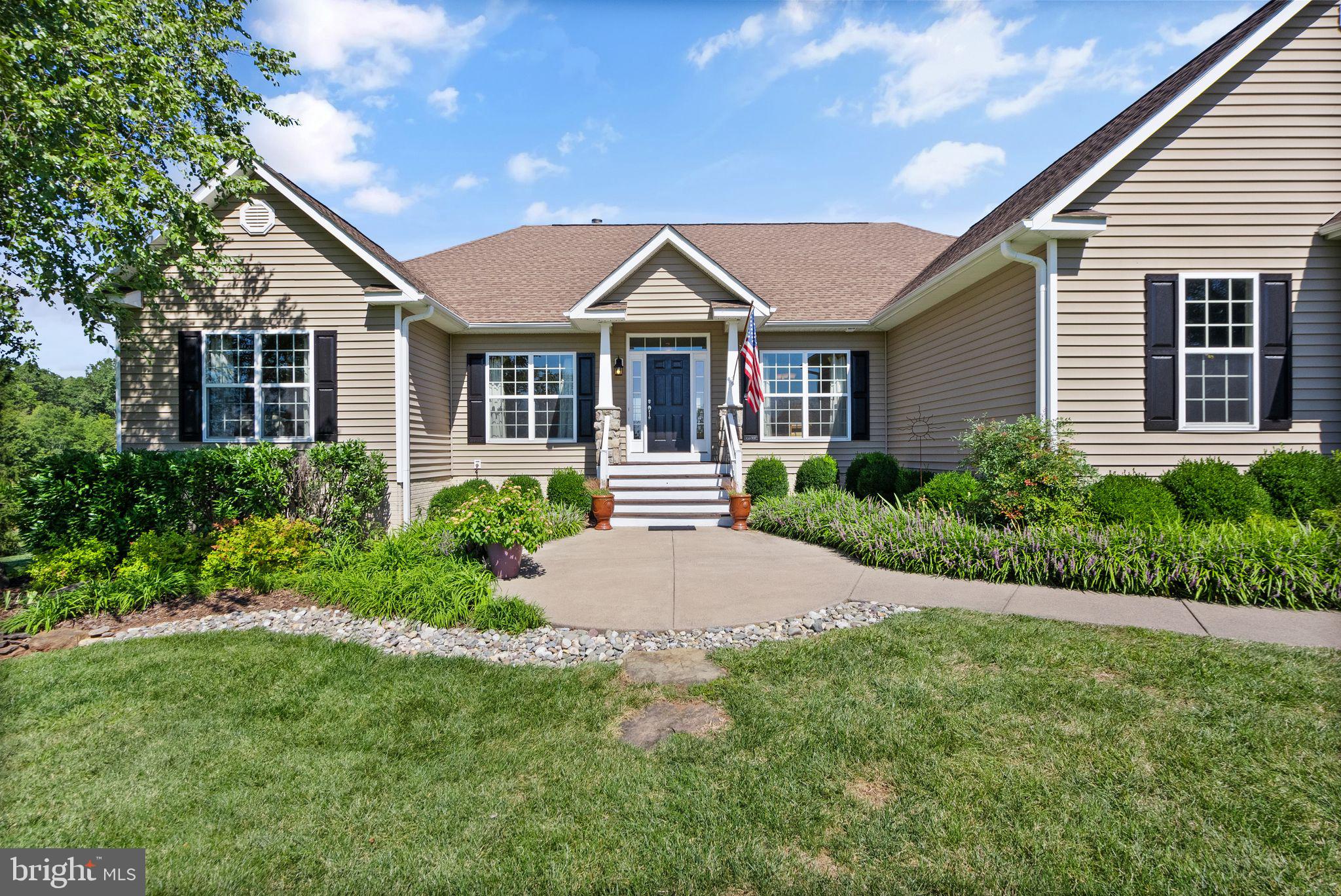 11435 Lucky Hill