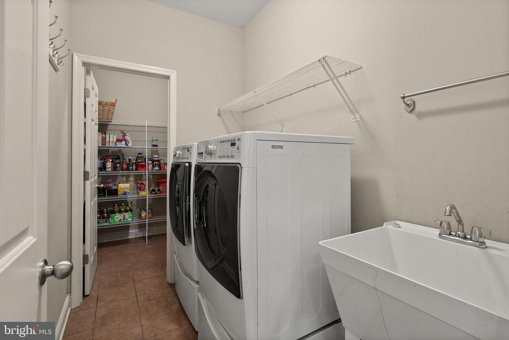11435 Lucky Hill