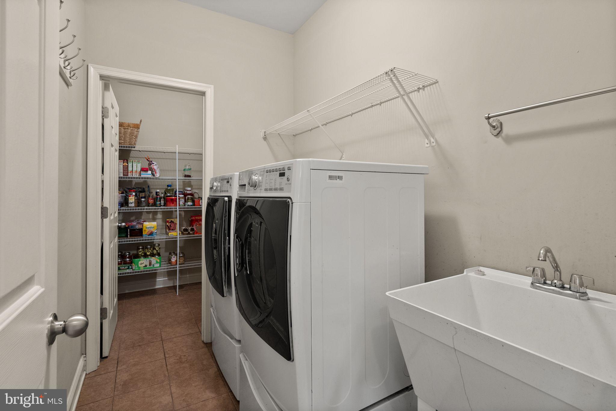 11435 Lucky Hill