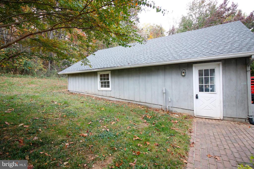 4092 Rolling Hills Dr