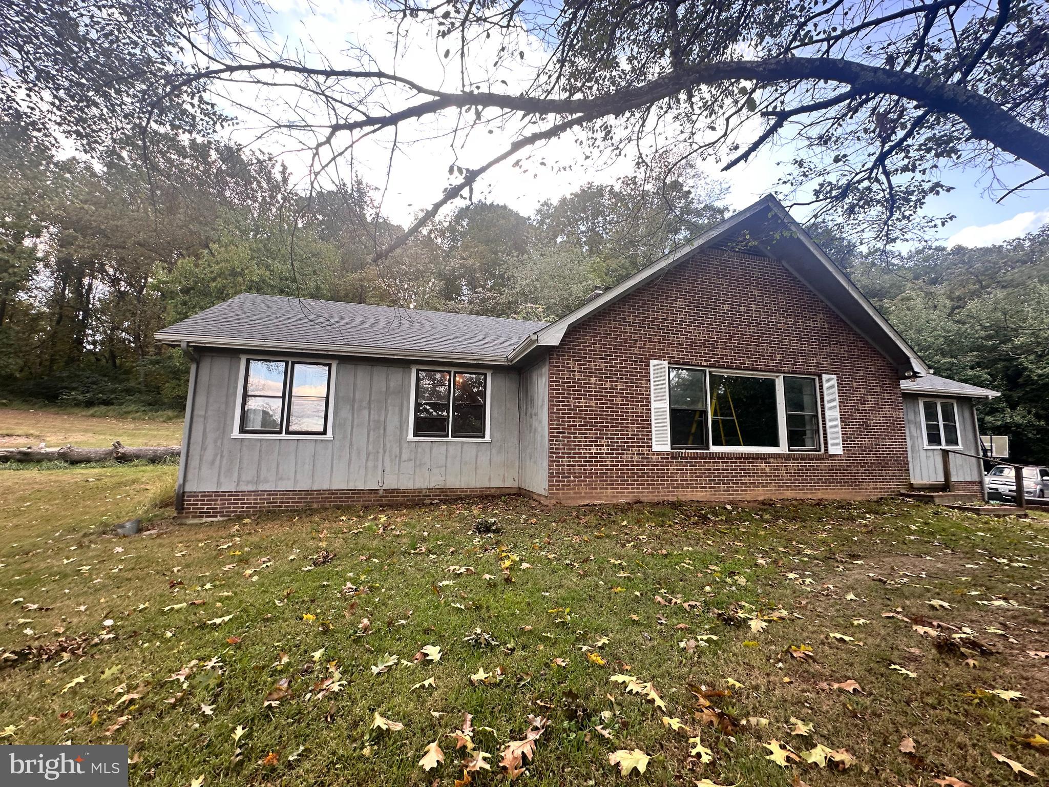 4092 Rolling Hills Dr