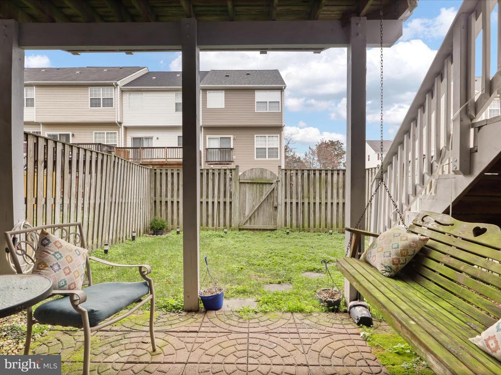 6178 Library Ln