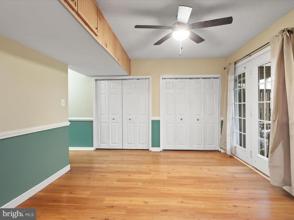6178 Library Ln