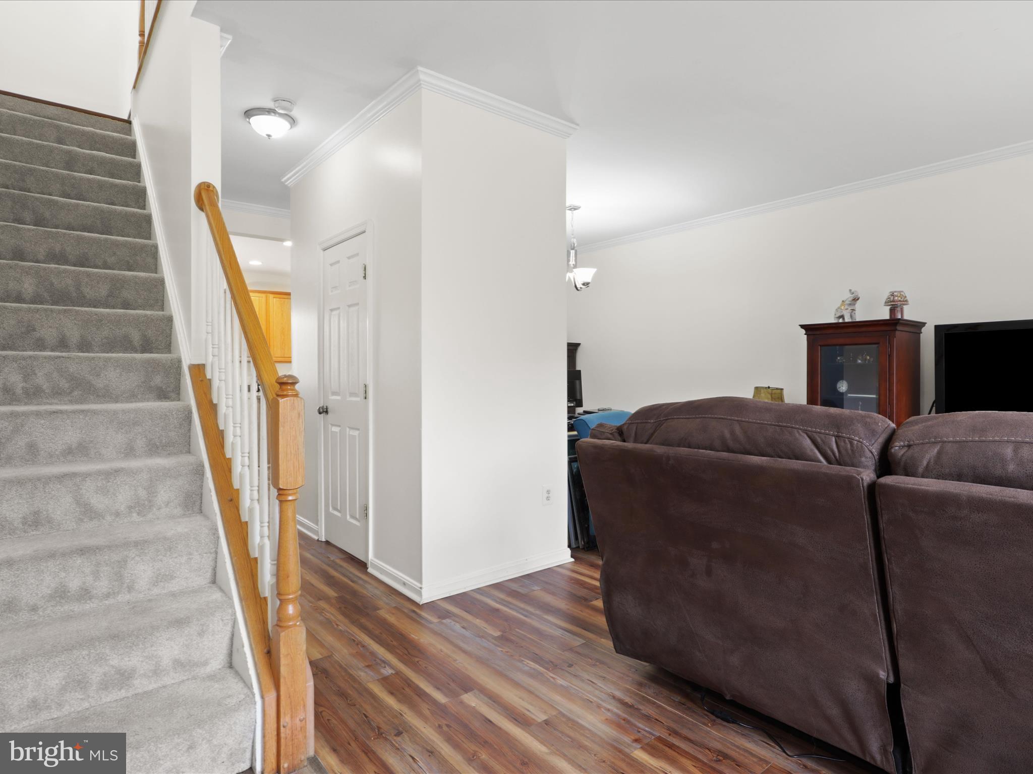 6178 Library Ln
