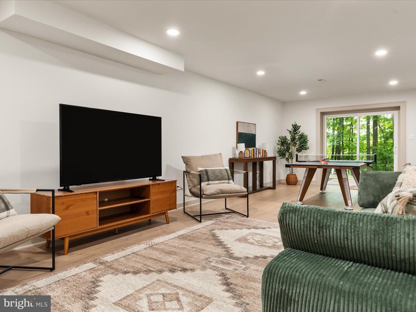 4386 LAKEWOOD DR