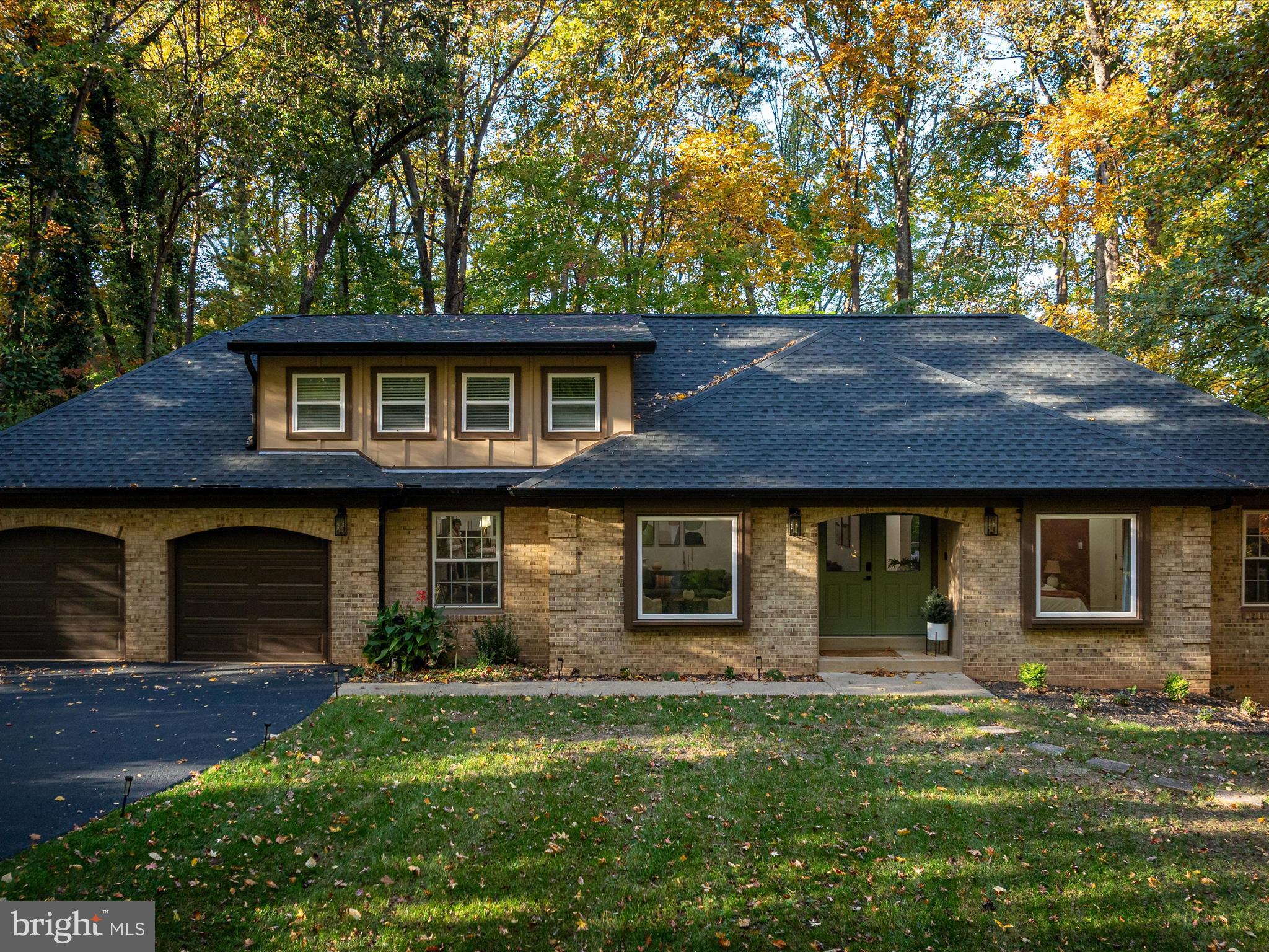 4386 LAKEWOOD DR