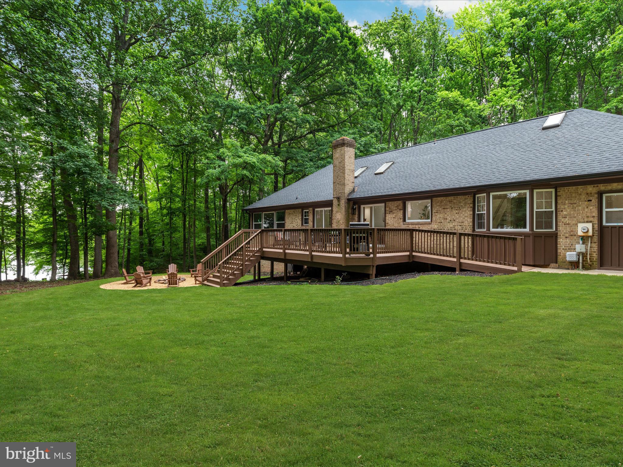 4386 LAKEWOOD DR