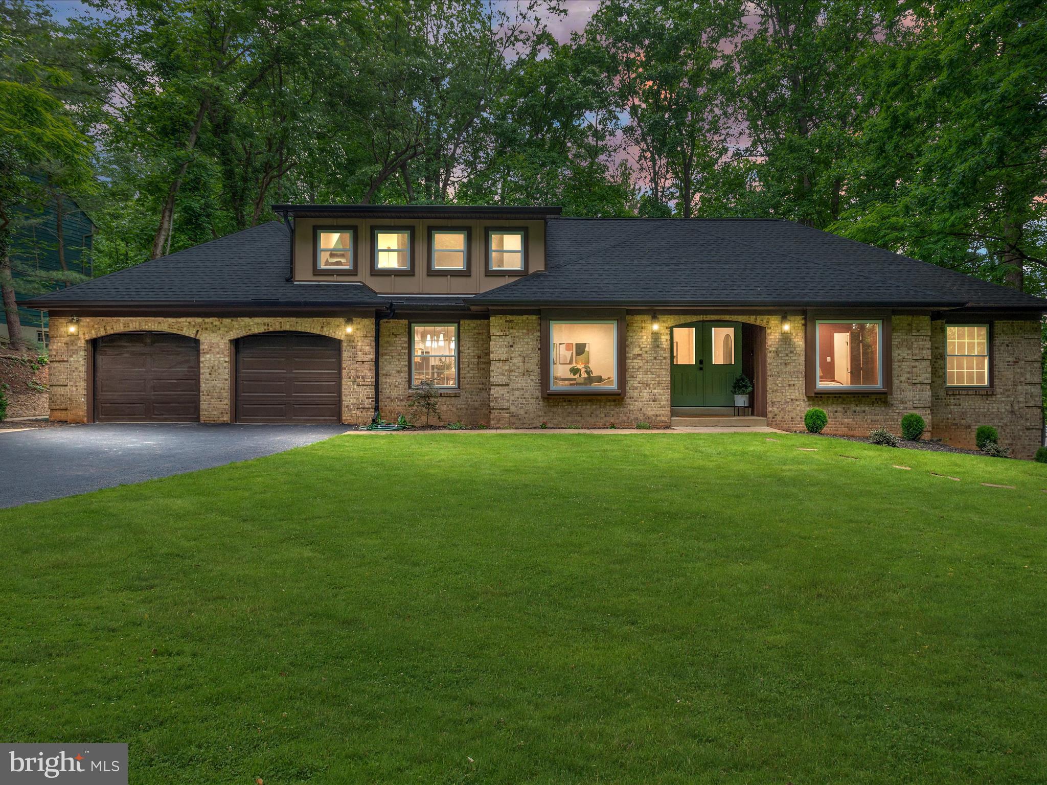 4386 LAKEWOOD DR