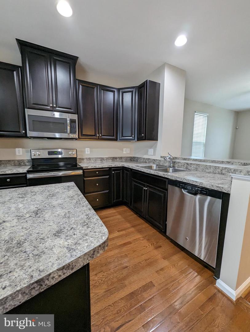 8614 BUD CT