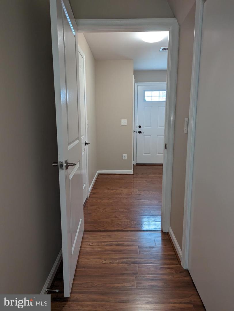 8614 BUD CT