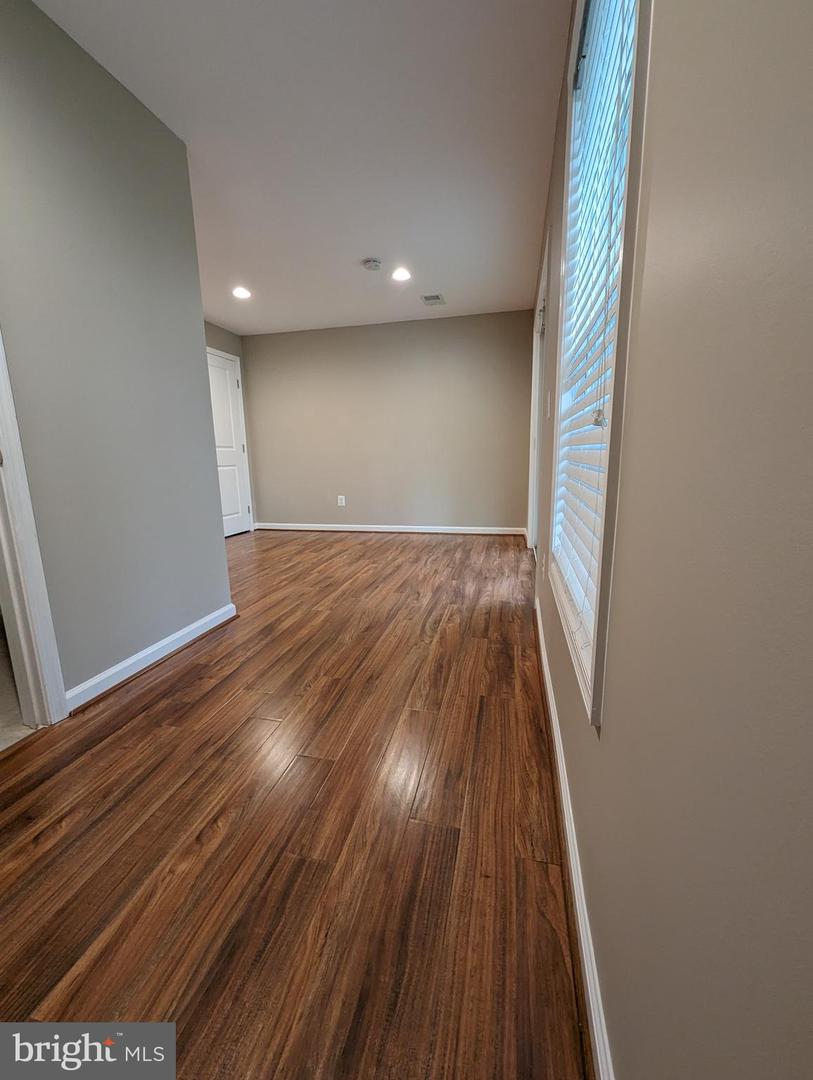 8614 BUD CT