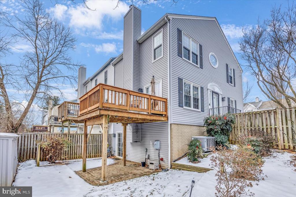 769 CHERRY TREE LN