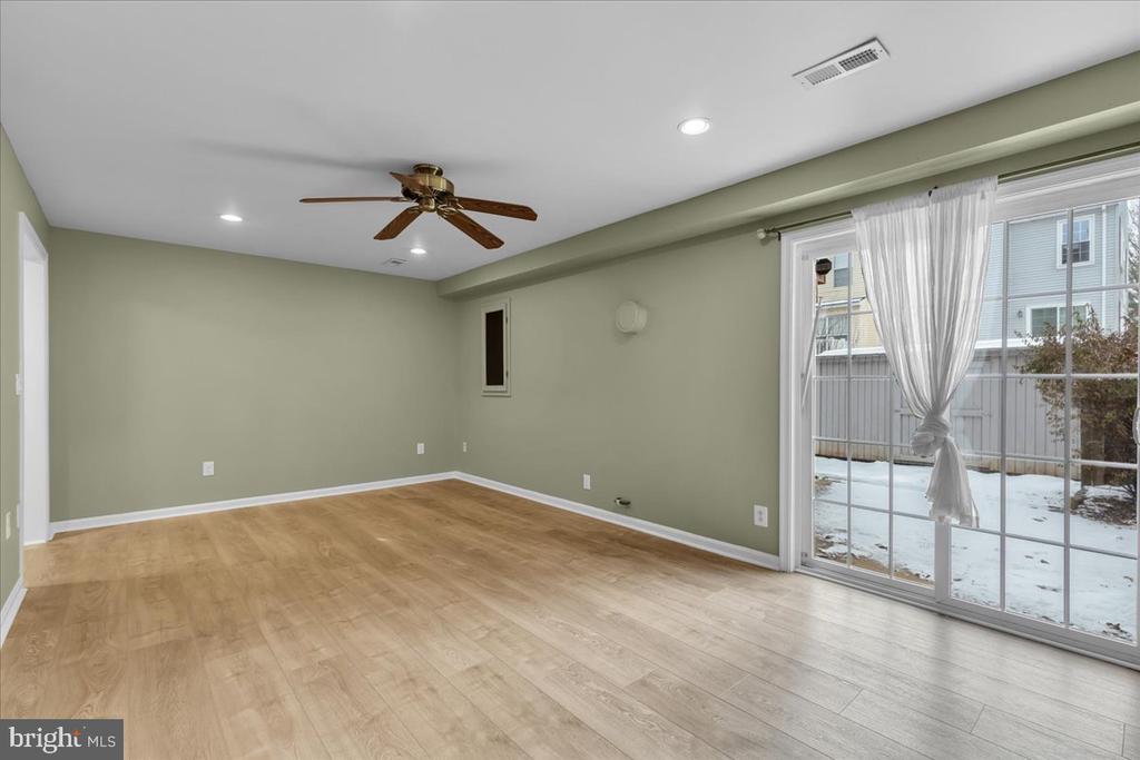 769 CHERRY TREE LN