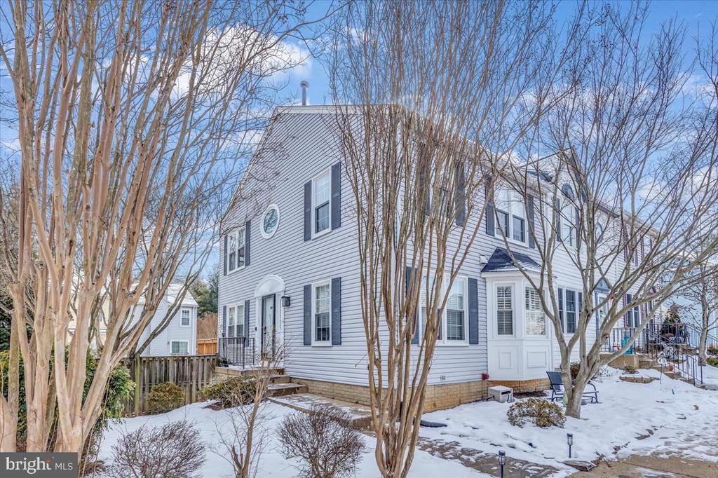 769 CHERRY TREE LN