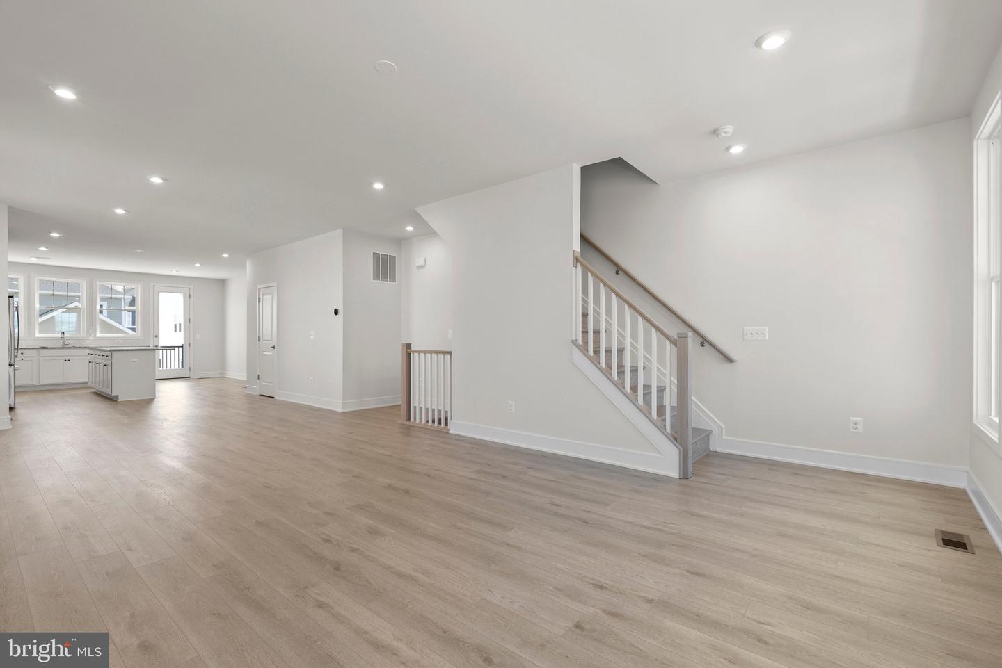 8671 Anderson Ave