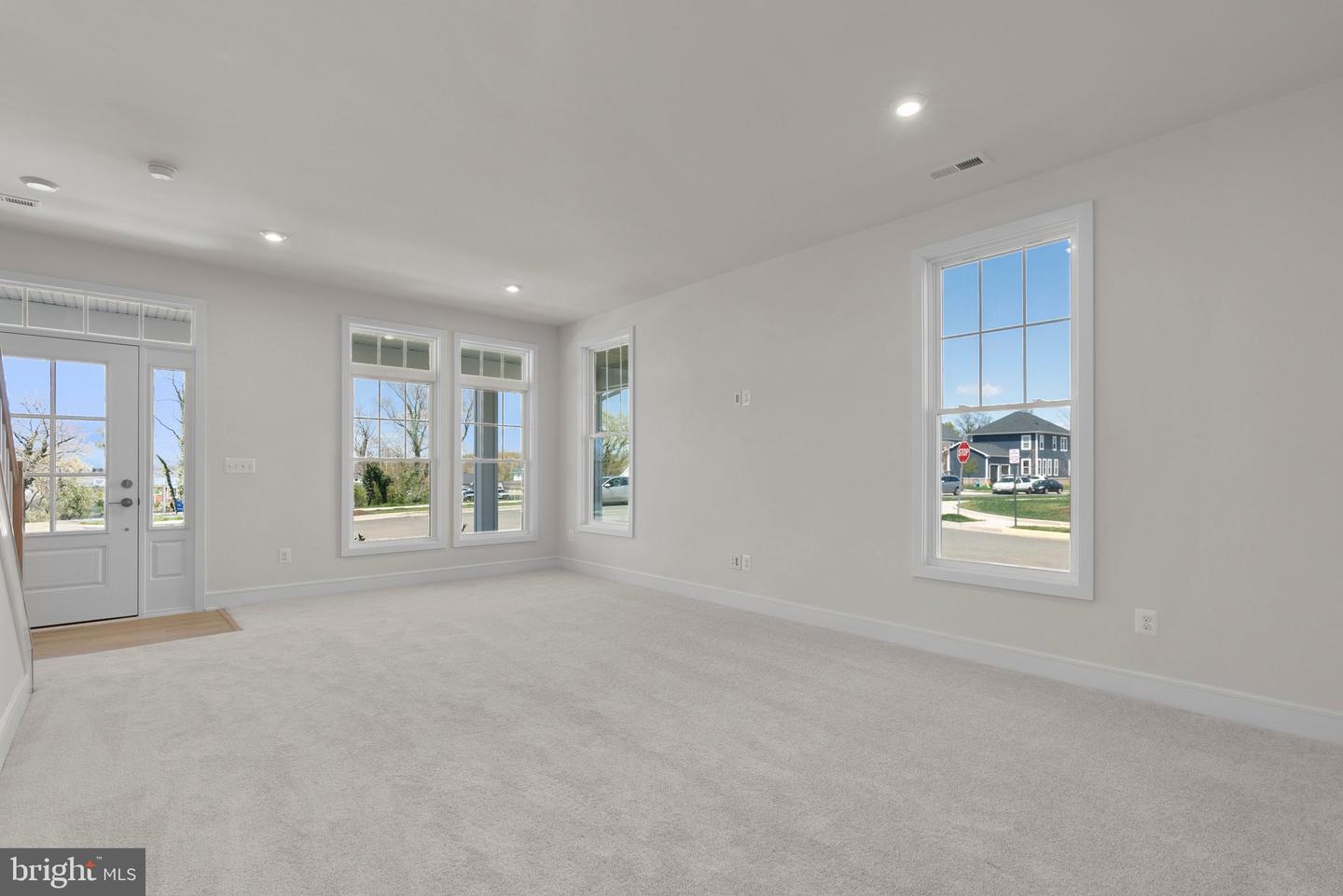 8671 Anderson Ave