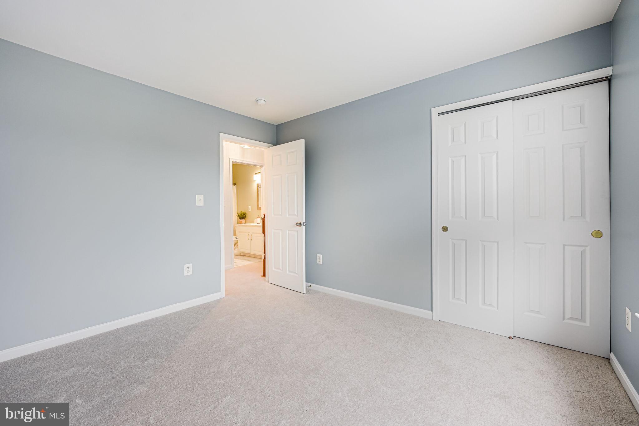 6107 Waverly Way