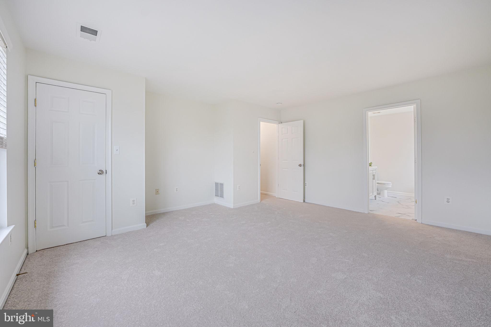 6107 Waverly Way
