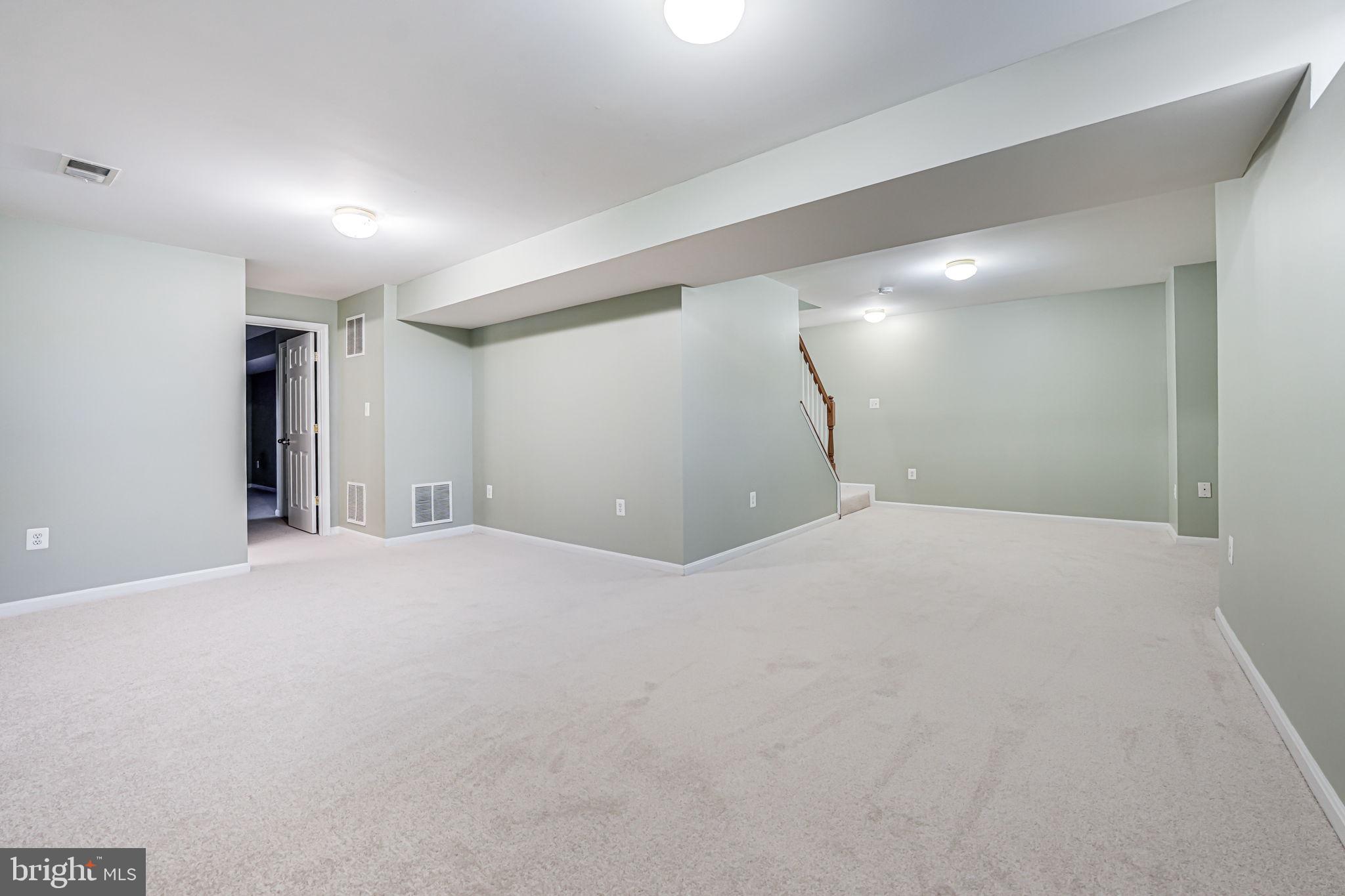 6107 Waverly Way