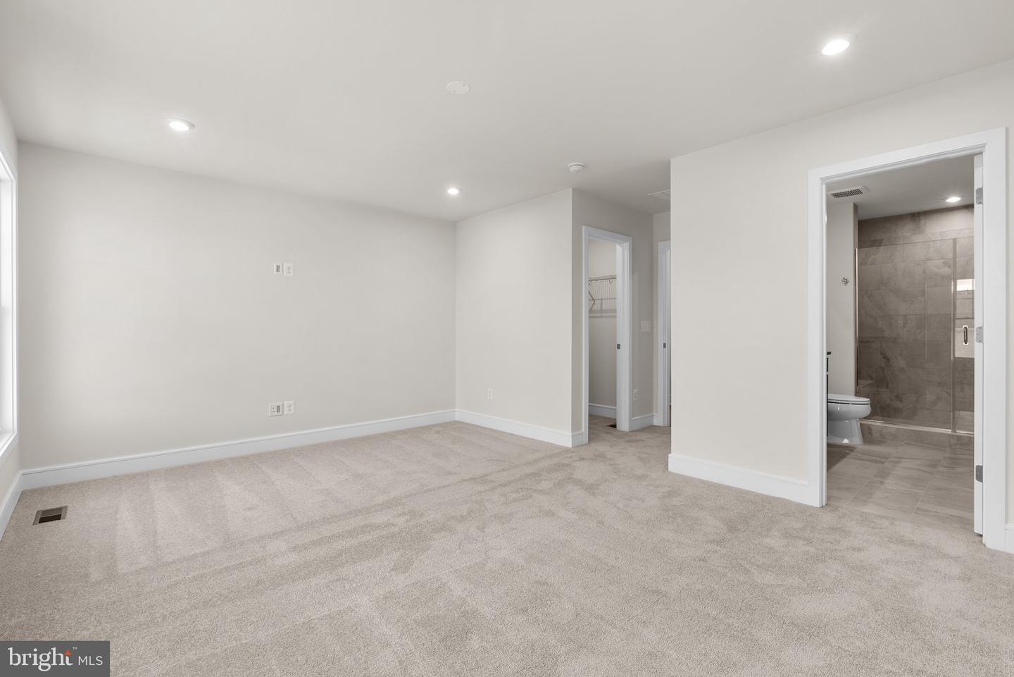 8677 Anderson Ave