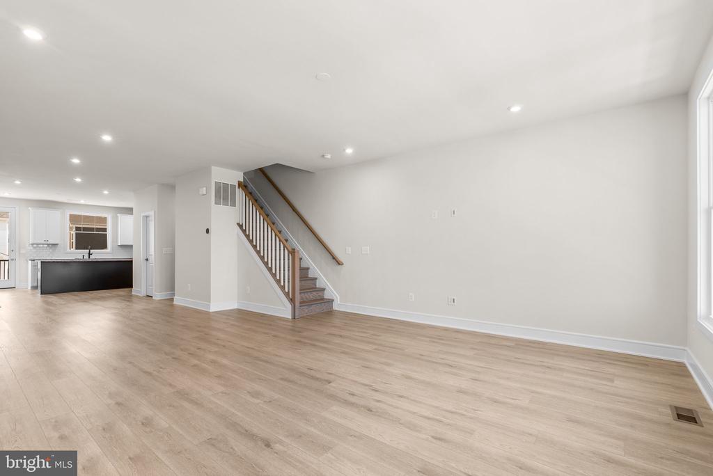 8677 Anderson Ave