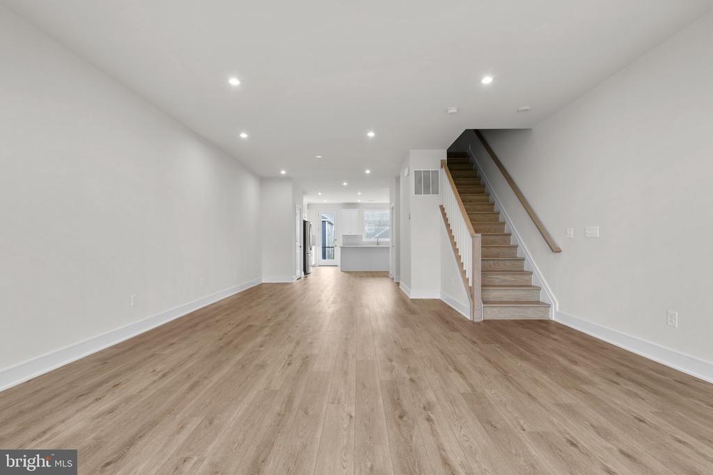 8685 Anderson Ave