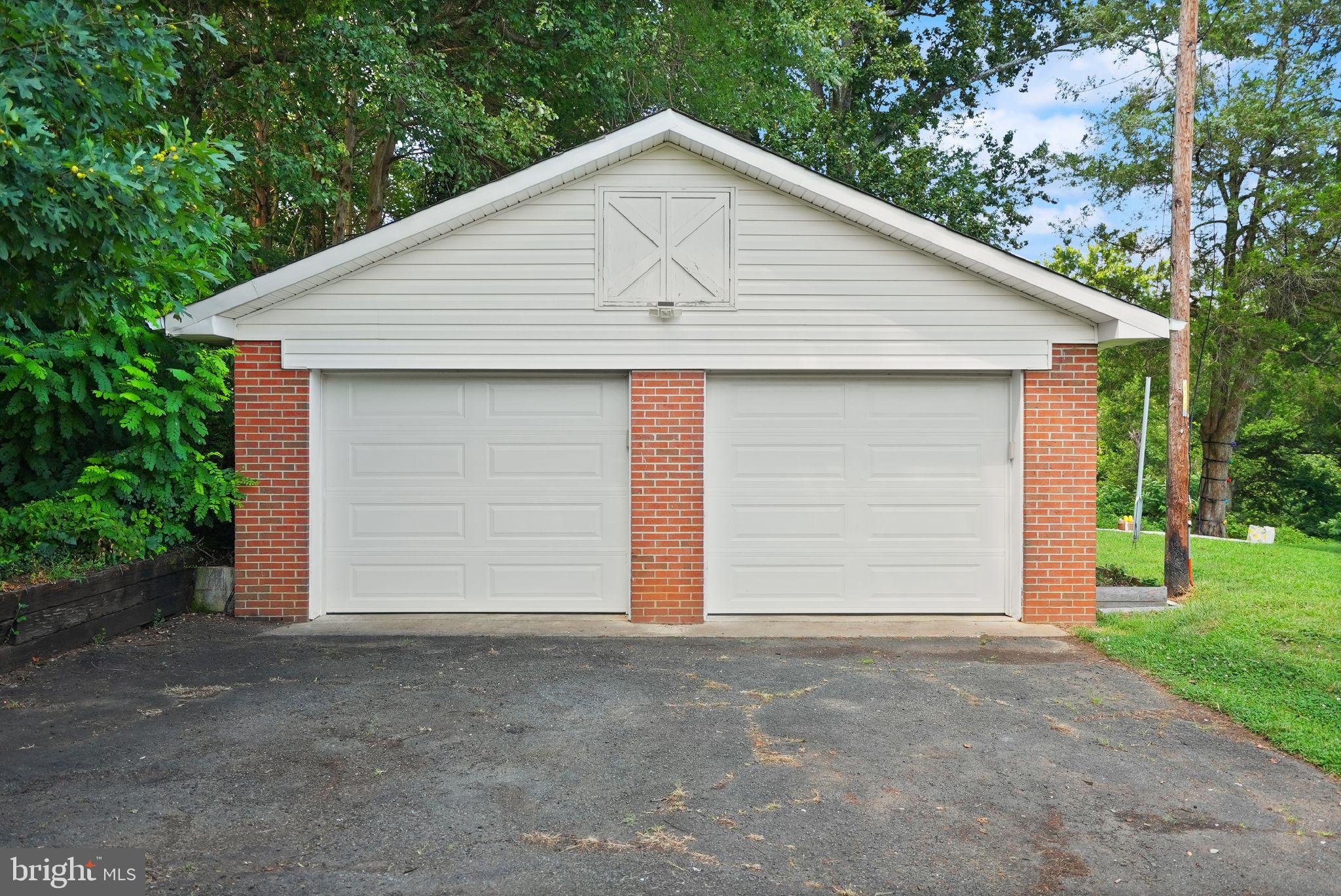 4568 Broken Hills Rd