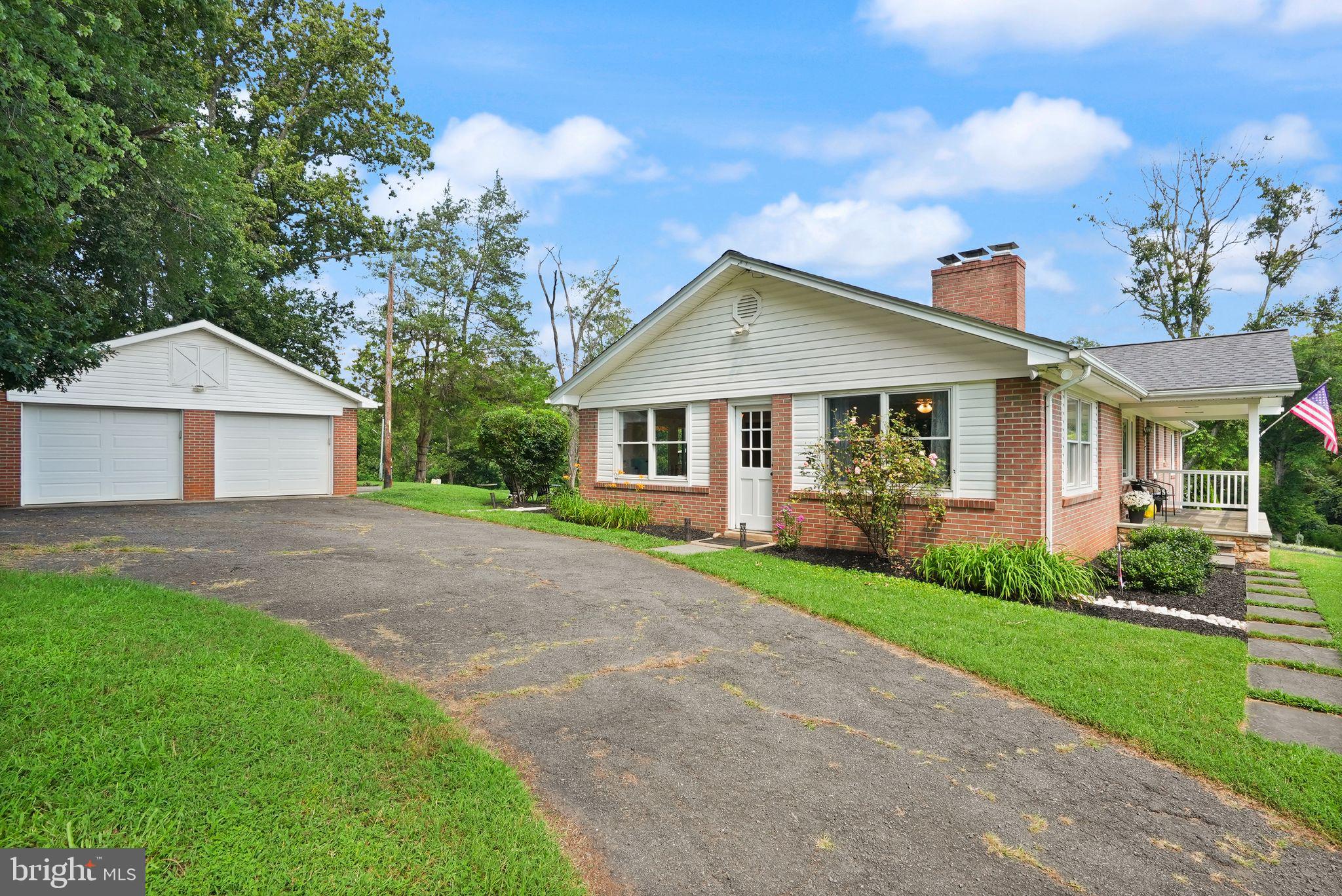 4568 Broken Hills Rd