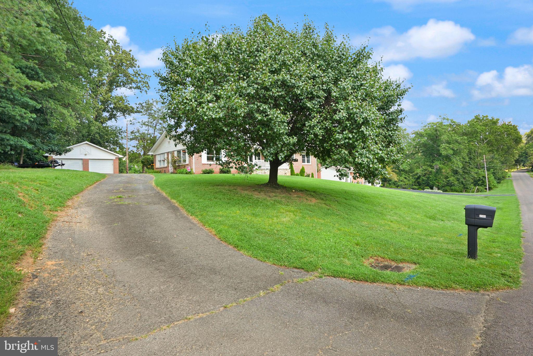 4568 Broken Hills Rd