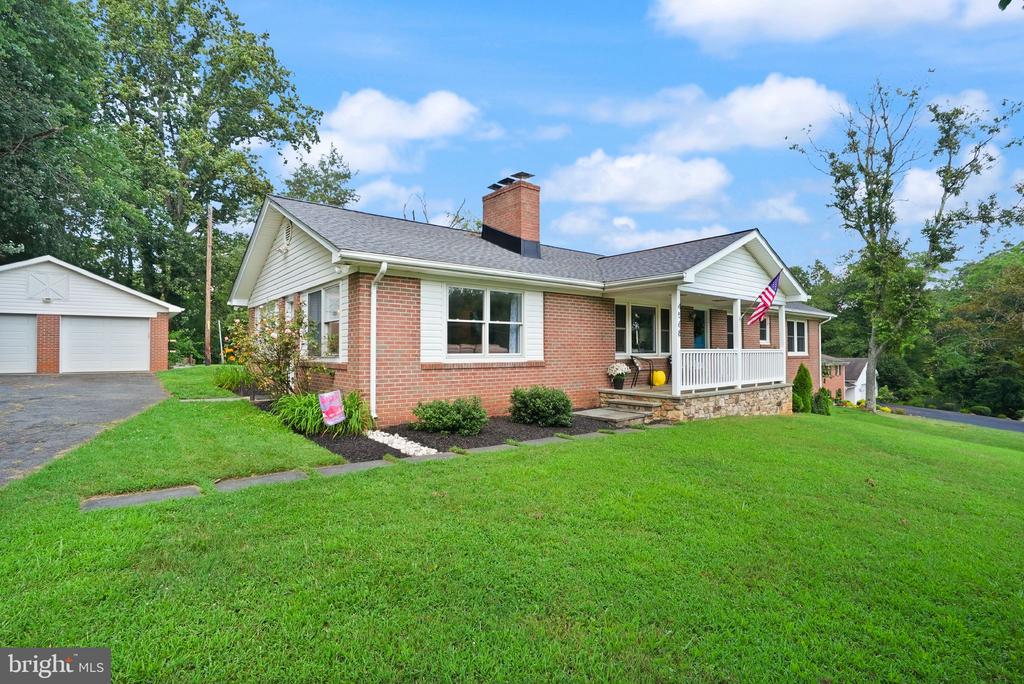 4568 Broken Hills Rd