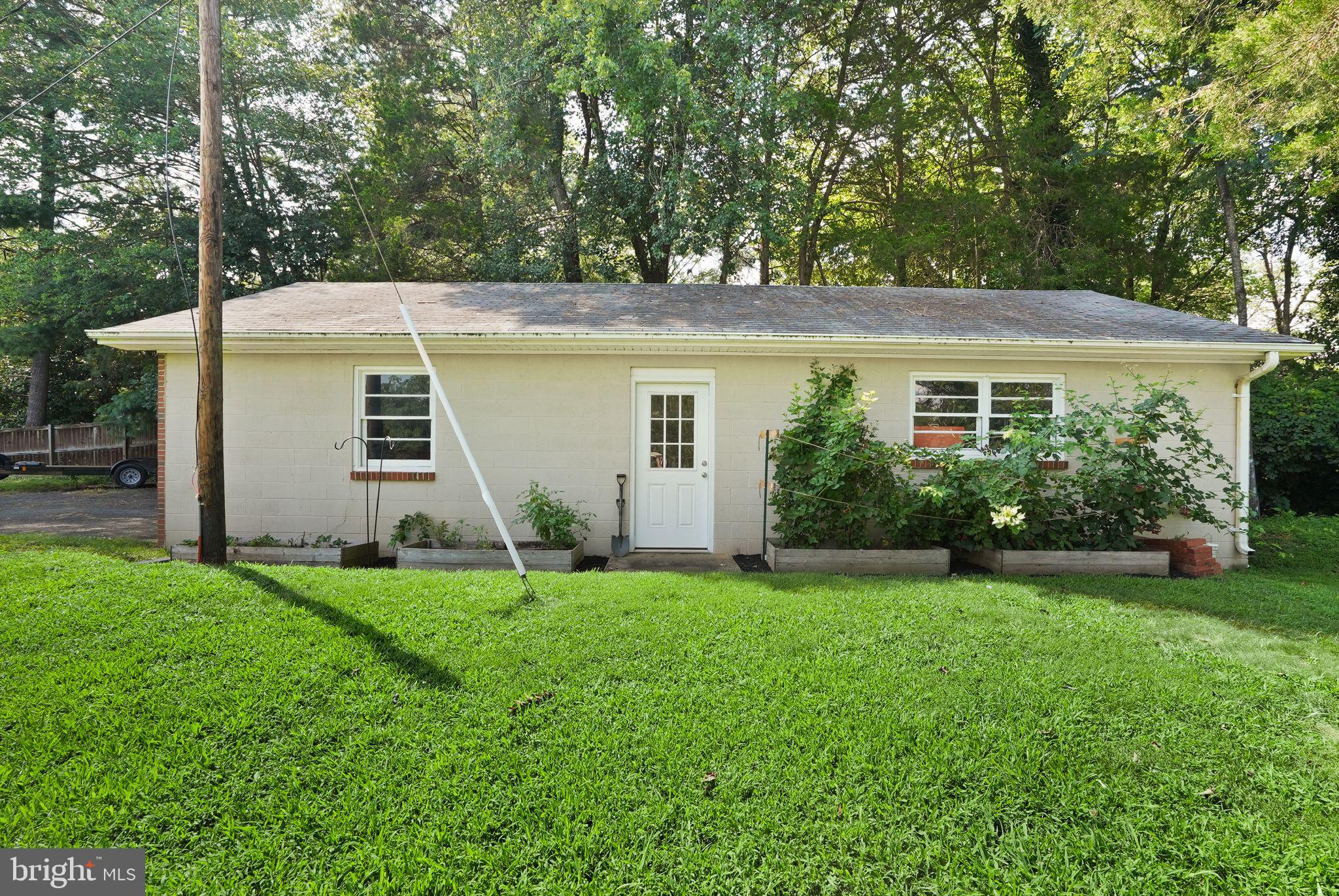 4568 Broken Hills Rd