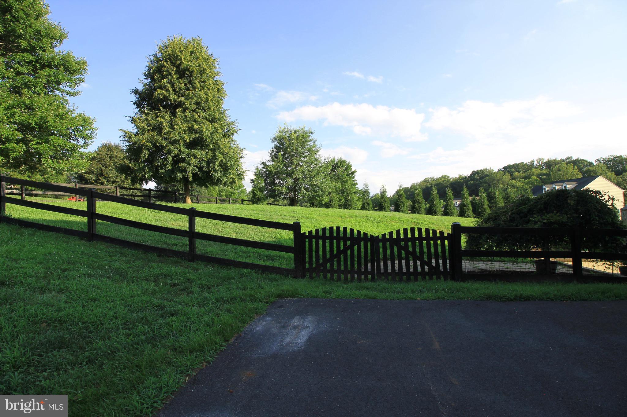 5569 JAMISONS FARM DR