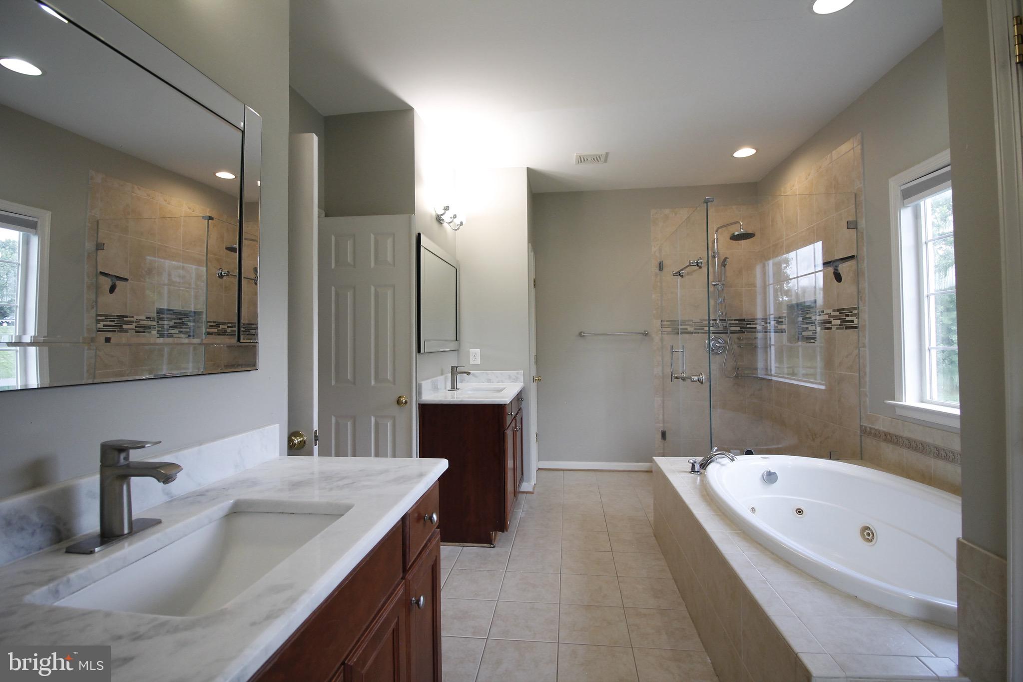 5569 JAMISONS FARM DR