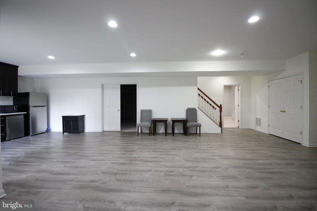 5569 JAMISONS FARM DR