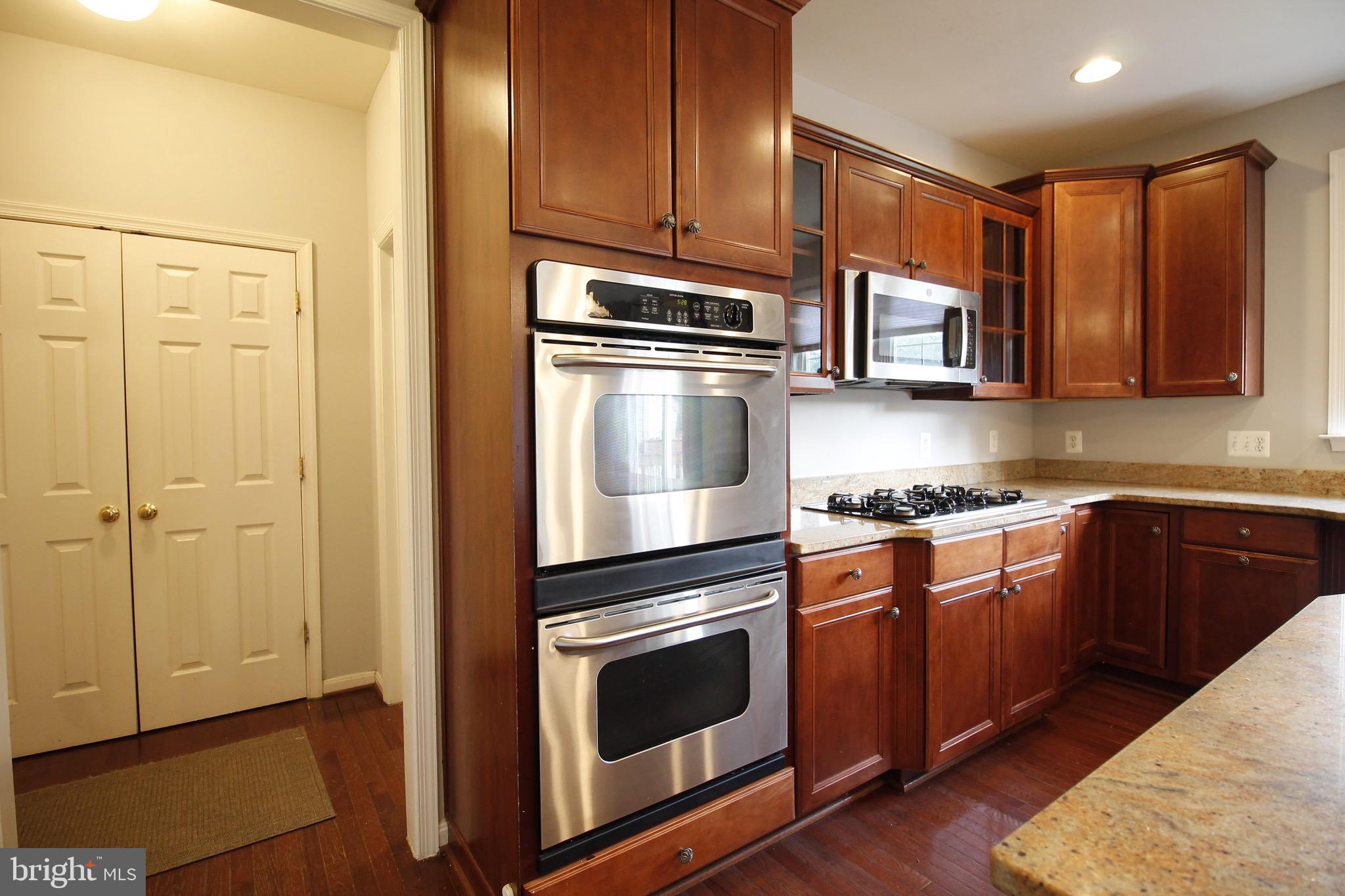 5569 JAMISONS FARM DR