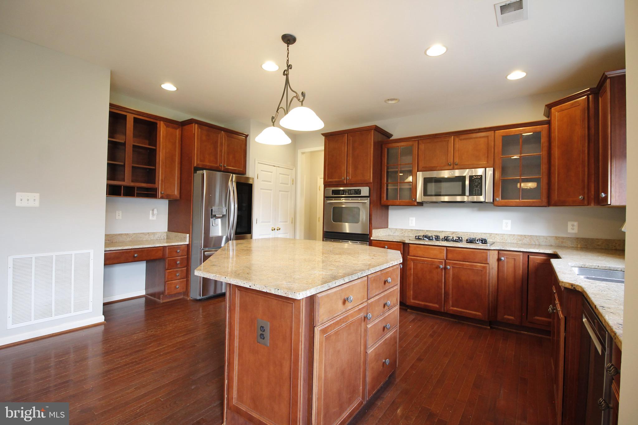 5569 JAMISONS FARM DR