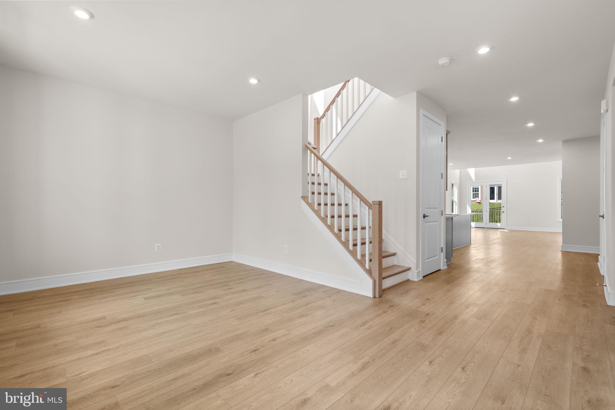 1012 CAPTAIN RICHARDS COURT