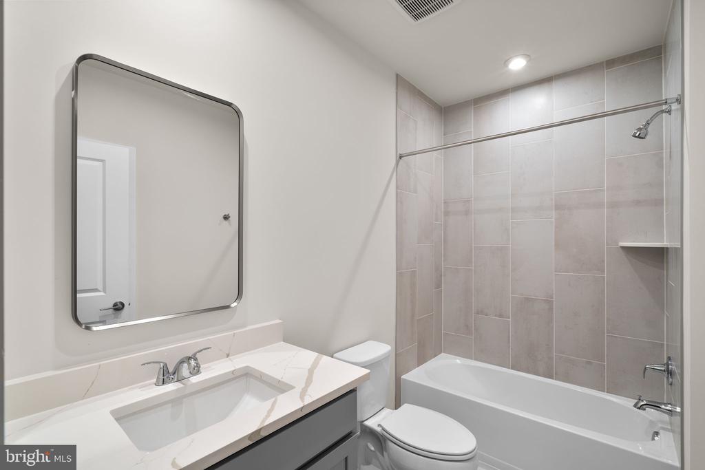 1012 CAPTAIN RICHARDS COURT
