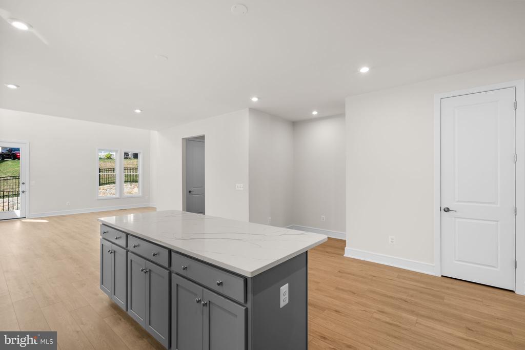 1012 CAPTAIN RICHARDS COURT